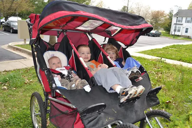 5 Important Things to Consider When Buying a Triple Stroller