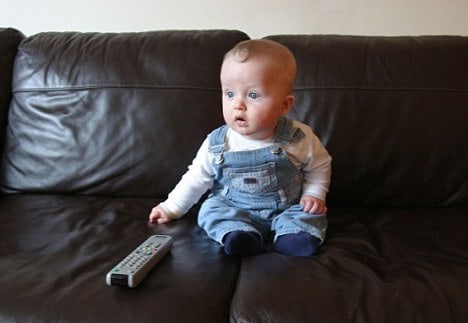 TV is just plain shocking to young babies. - When can baby watch TV & how to control it | Baby Journey 