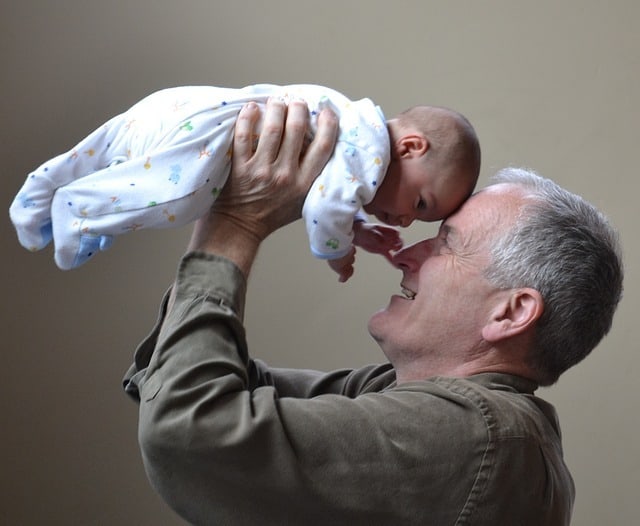 There are so many benefits for grandparents and grandchildren when they have a close bond (Source: Pixabay)
