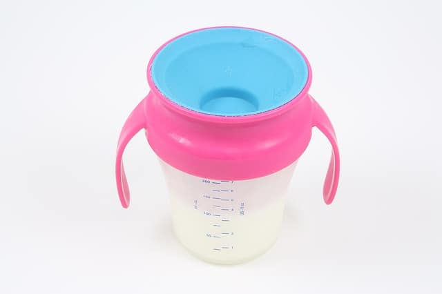 Choosing the right sippy cup can make a big difference for you and your baby. - Best Sippy Cups to Replace Bottles | Baby Journey 