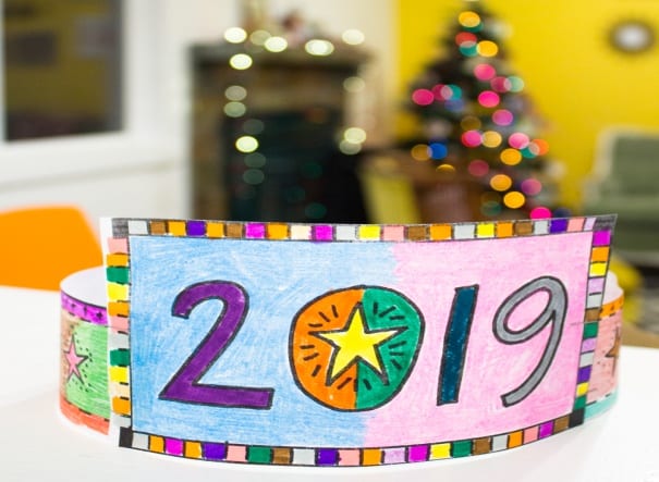 Free Printable 2019 New Years Crown | Pink Stripey Socks