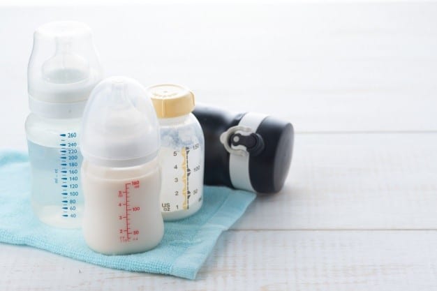 It can be a challenge to ensure your breastmilk stays good for baby’s consumption after pumping especially when you need to feed your baby on the go.- Breastfeeding vs Pumping | Baby Journey