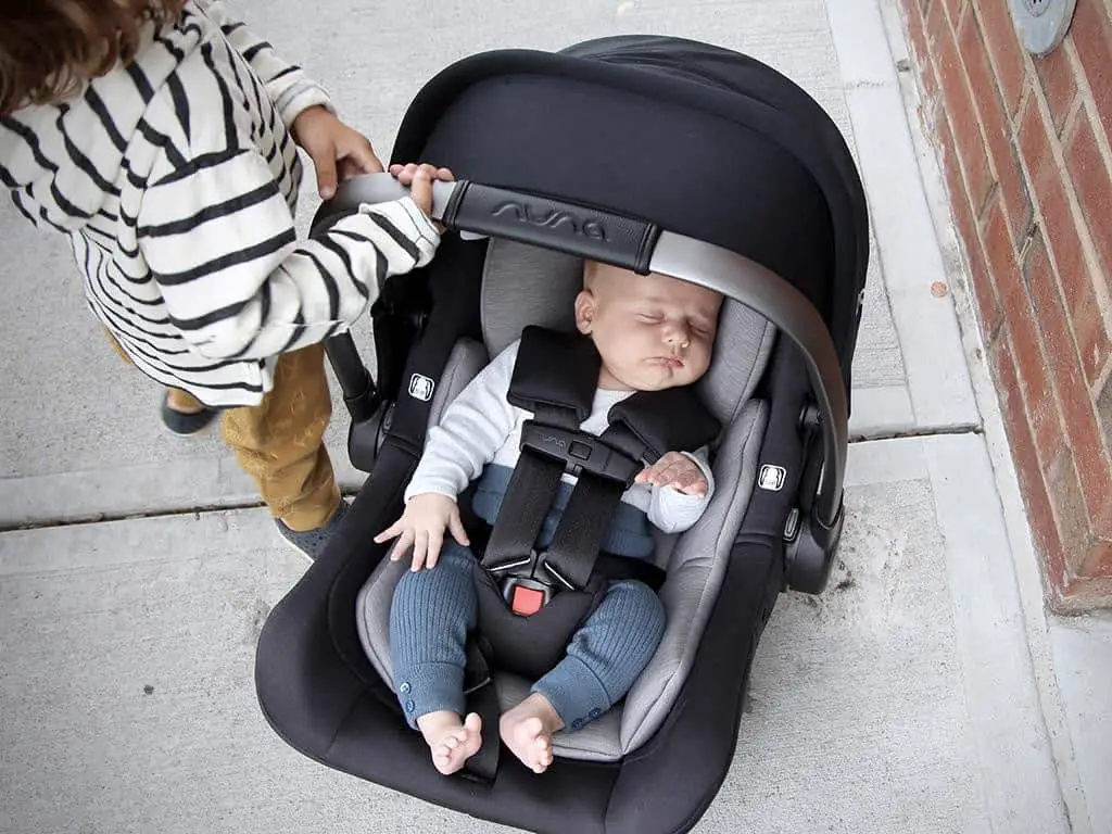 Pipa Lite is so lightweight, that even siblings can carry it without risks. - Nuna Pipa VS Pipa Lite Review | Baby Journey
