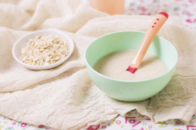 Oatmeal is generally healthier than rice cereal but it is not suitable if your baby has gluten allergies. - Oatmeal vs Rice Cereal | Baby Journey