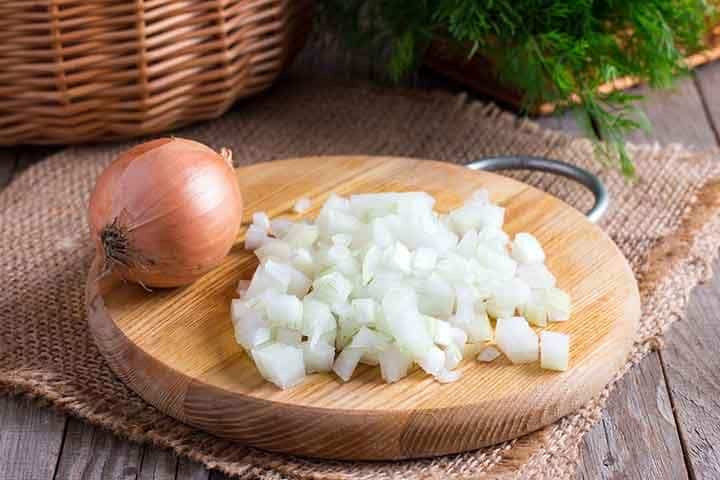 Versatile and Wind Onions | A Parent’s Guide to The 15 Baby Foods That Cause Gas in Babies | Baby Journey