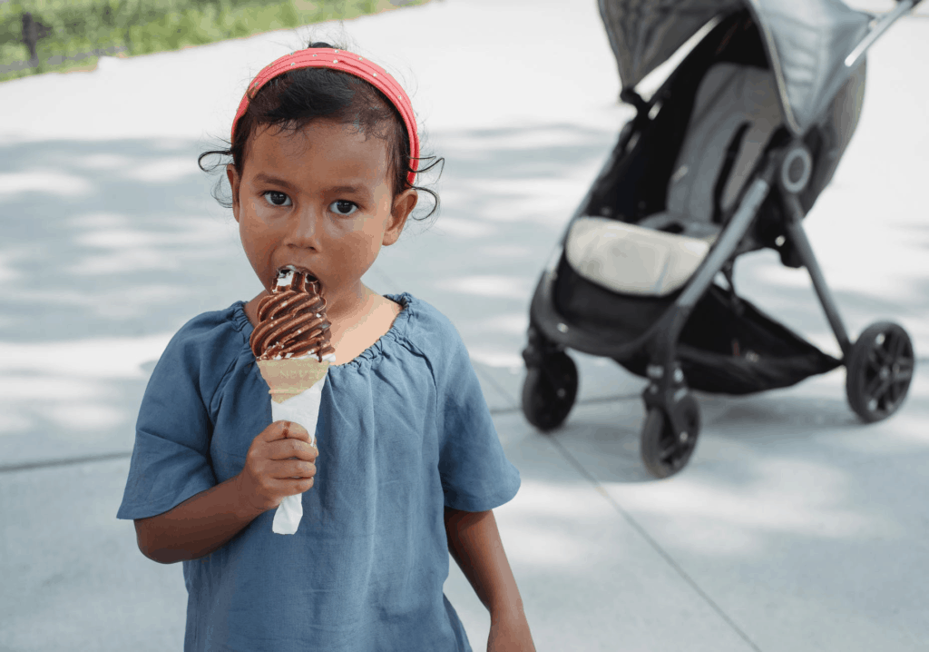 Tired kid gets off stroller to eat ice cream | Stroller for Big Kids | Baby Journey