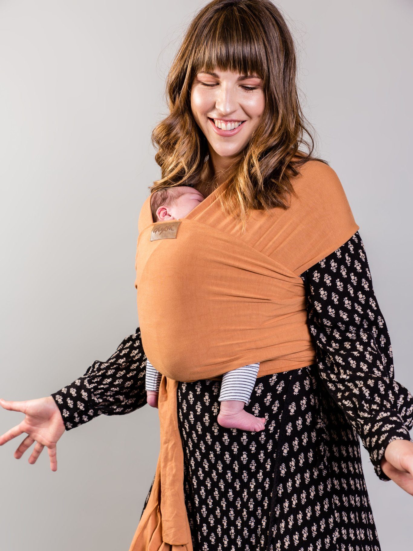 Pocket Wrap Cross Carry with New Baby Wrap Carrier- How to Tie A Baby Wrap  - Baby Journey blog