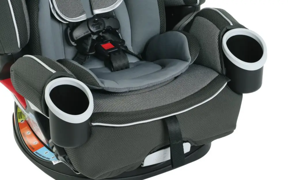 There are two integrated cup holders for your child in the Graco 4Ever 4-in-1 seat - Graco 4Ever convertible car seat review - Baby Journey blog