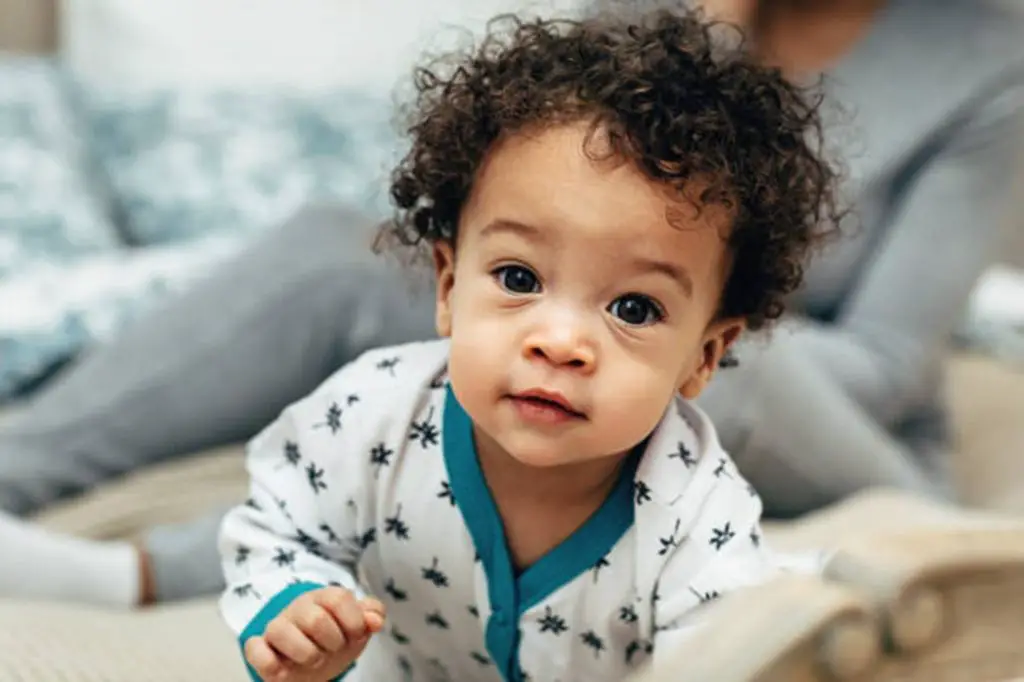 Baby with curl hair - Baby Journey