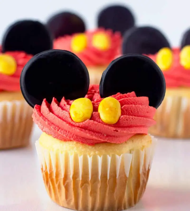 Mickey Mouse Cupcakes, Mickey cup cakes - Disney Themed Baby Shower Ideas - Baby Journey