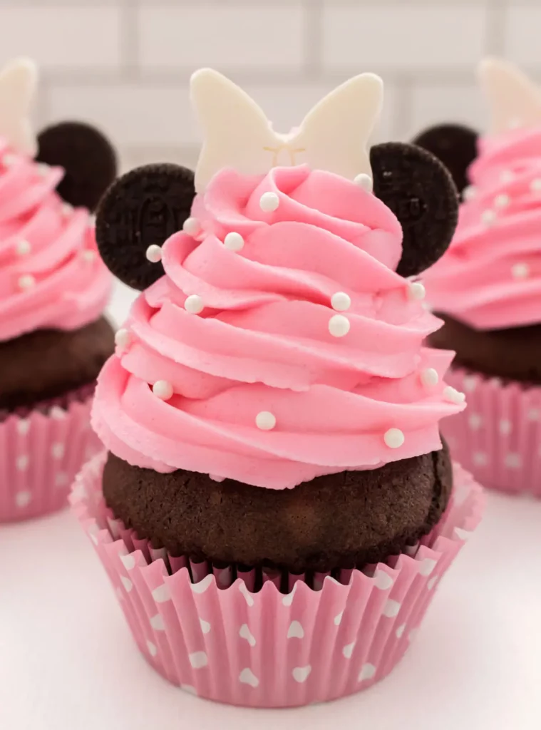 Minnie Mouse Cupcakes, Mickey cup cakes - Disney Themed Baby Shower Ideas - Baby Journey