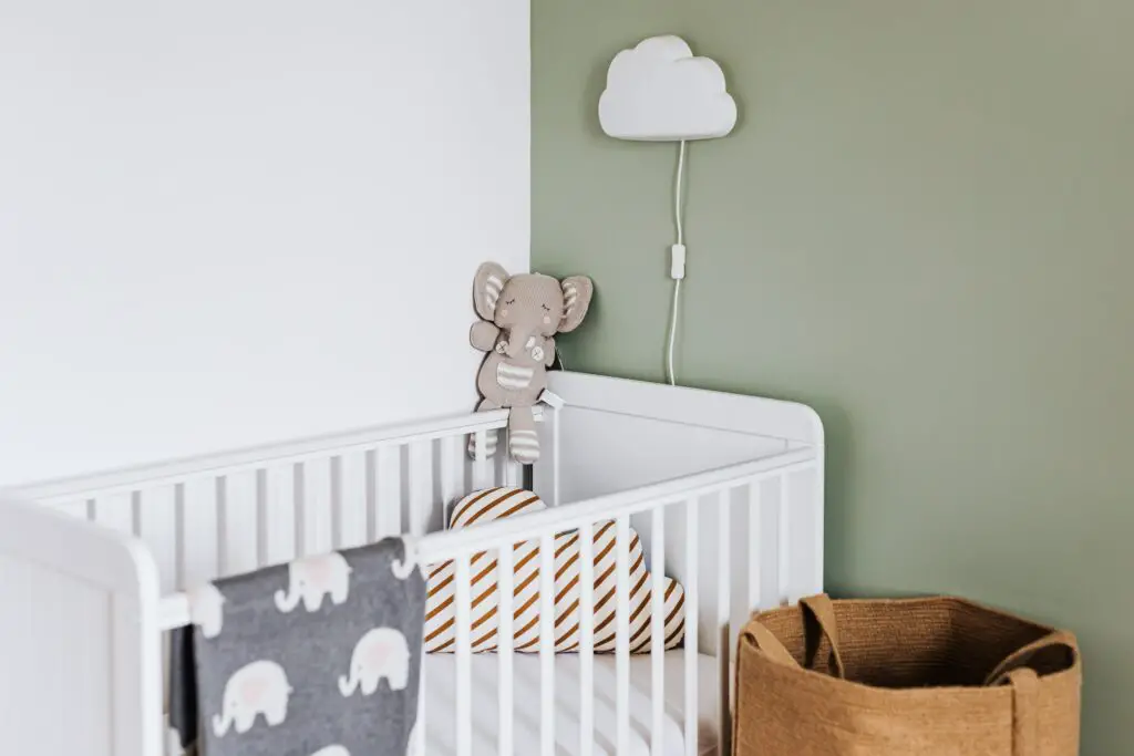 Understanding Cribs and Pack n Play - Should You Get A Crib Vs Pack And Play For Baby - Baby Journey
