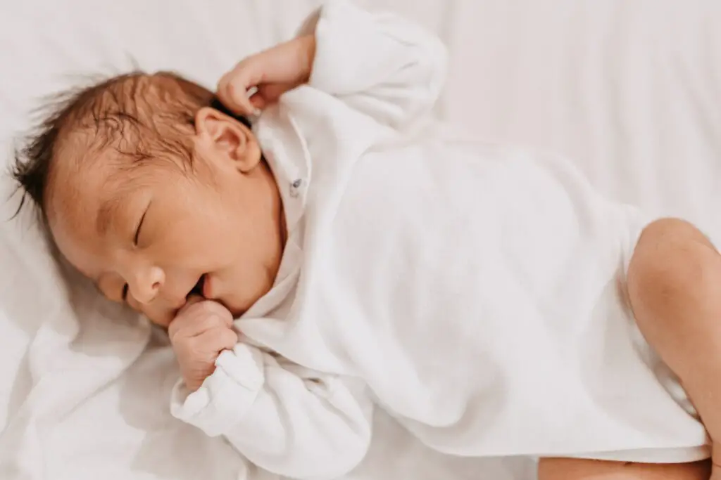 Baby twitches as part of development - Why Do Babies Twitch in Their Sleep- Baby Journey